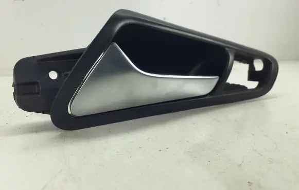 Volkswagen PASSAT B6 Front door interior handle 3C1837113D