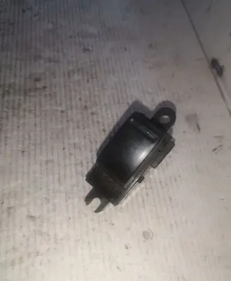 Nissan Primera Electric window control switch 25411AV600 C8DD705N