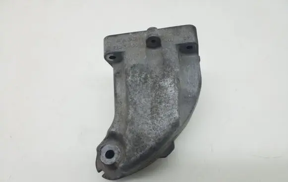 Mercedes-Benz E W212 Engine mounting bracket A6422233404