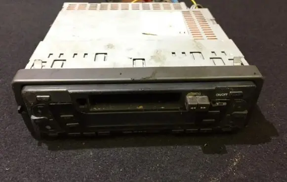 Ford Mondeo MK I Radio/CD/DVD/GPS head unit 98060021