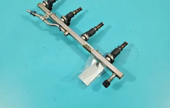 Opel Astra H Fuel injector 25380933 IMPRK1531023