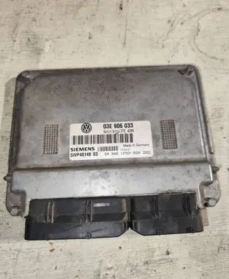 Volkswagen Polo IV 9N3 Engine control unit/module 03e906033 5wp4014803