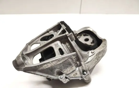 Engine mount bracket