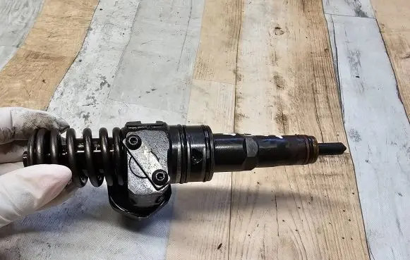 Seat Alhambra (Mk1) Fuel injector 038130073F