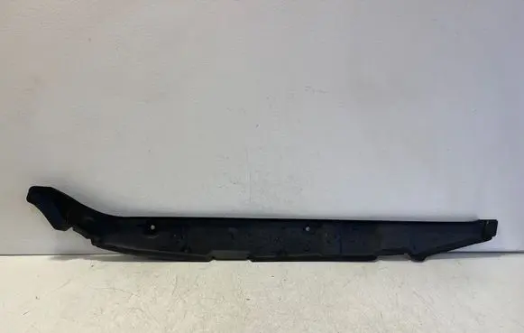 Audi Q7 4M Fender end trim 4M0821111
