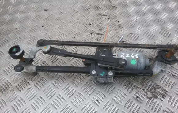 Hyundai i10 Front wiper linkage and motor f00s2s2885