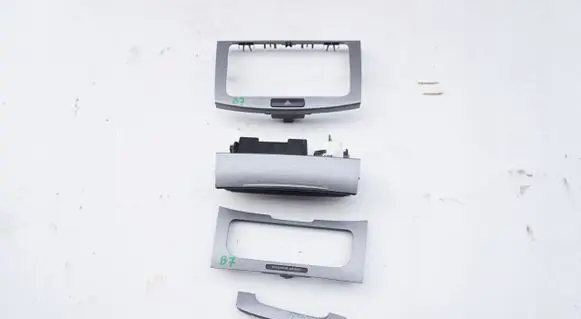 Volkswagen PASSAT B7 Dashboard glove box trim OSONA