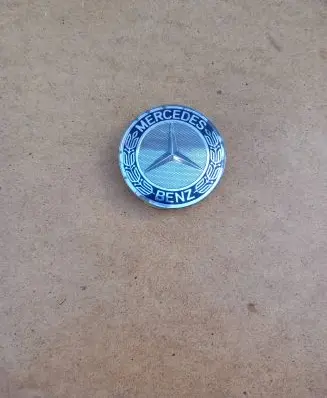 Mercedes-Benz C W203 Original wheel cap A1704000025
