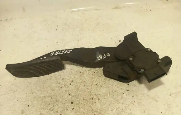 Opel Zafira A Accelerator throttle pedal 0281002298