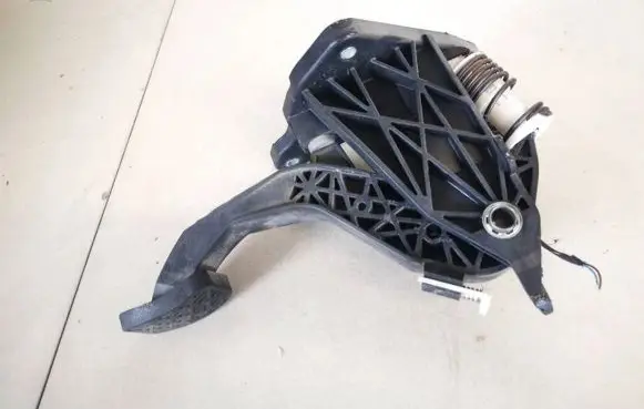 Mercedes-Benz B W246 W242 Clutch pedal a2462910201
