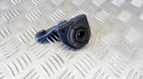 Hyundai Tucson TL Radiator mount bracket 282592A441