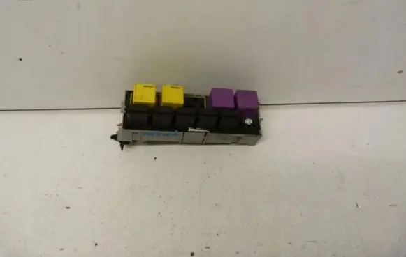 Opel Meriva A Relay mounting block 13146880BB