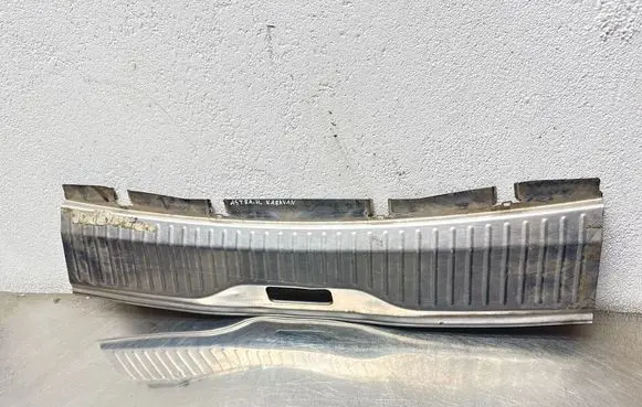 Opel Astra H Trunk/boot sill cover protection 13203619 332004790 14301