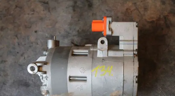 Ford Fiesta Air conditioning (A/C) compressor (pump) VWT5T6CALIFORNIA