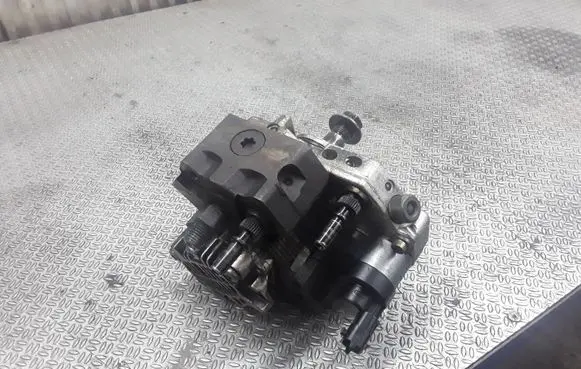 Renault Espace - Grand espace IV Fuel injection high pressure pump 8200170377