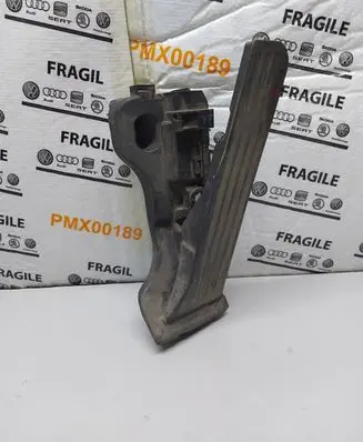 Volkswagen PASSAT B6 Accelerator throttle pedal 1K1721503L