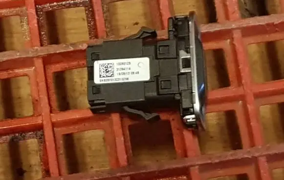 Engine start stop button switch