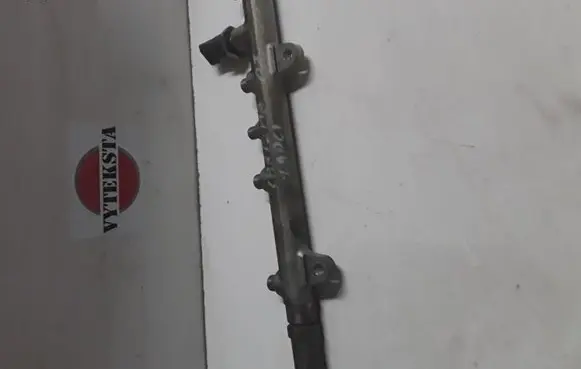 Mitsubishi Carisma Fuel main line pipe