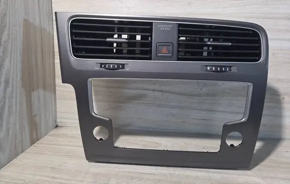Volkswagen Golf VII Dash center air vent grill 5G1815736C