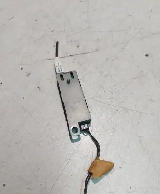 Volkswagen PASSAT B6 Antenna control unit 3C9035552
