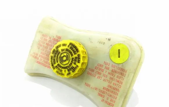 Brake fluid reservoir