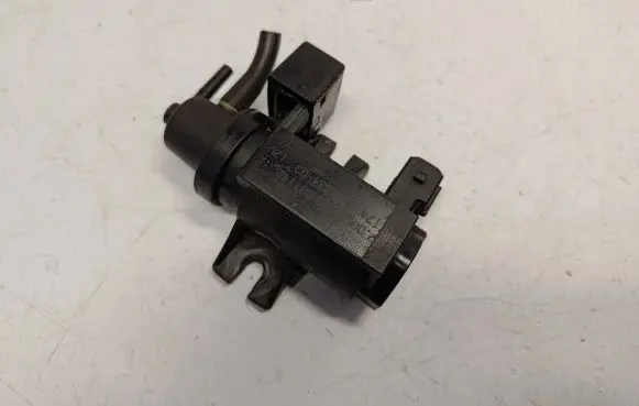 BMW X5 E53 Valve vacuum 11747796634 11742247906