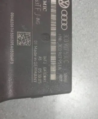 Volkswagen PASSAT B6 Gateway control module 3C0907530C 3C0907951A