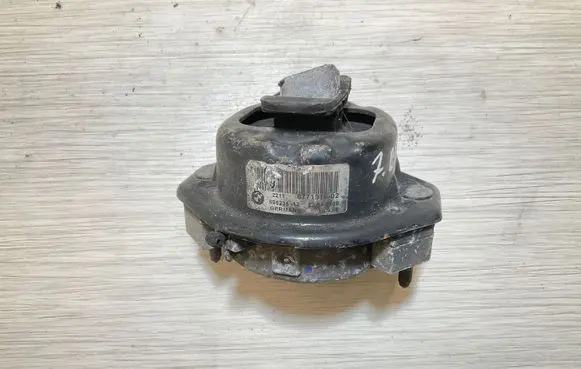 BMW 7 E65 E66 Engine mount bracket 6771918 68623513