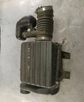 Suzuki Grand Vitara I Air filter box 68DA01 77ER01