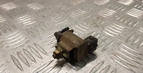 Mitsubishi Carisma Vacuum valve K5T48277