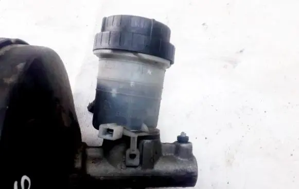 Volvo S40, V40 Master brake cylinder
