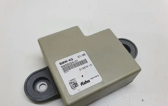 BMW 5 E60 E61 Antenna control unit 6935024 693502401