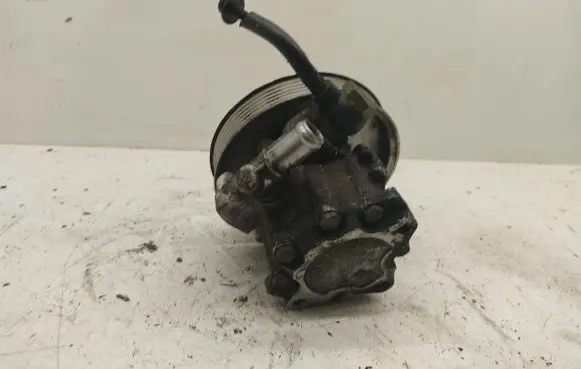 Audi A6 S6 C5 4B Power steering pump 91128