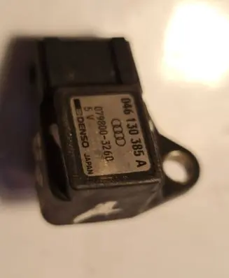 Audi A6 S6 C4 4A Air pressure sensor 046130385A 0798003260