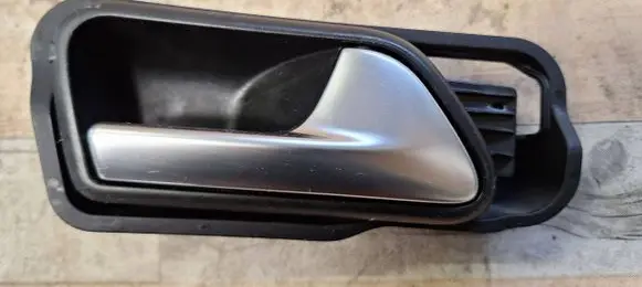 Volkswagen Touran I Front door interior handle 1T0837198A