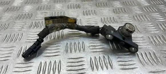 Volvo V70 Crankshaft position sensor 30637803