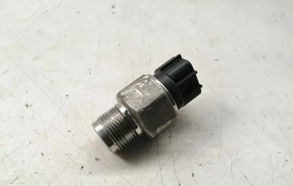 Fuel pressure sensor