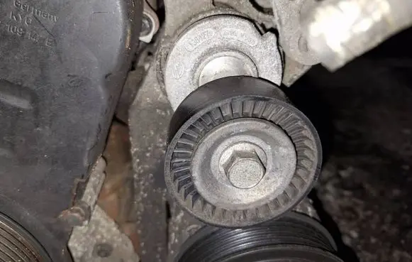Seat Ibiza IV (6J,6P) Generator/alternator belt tensioner t38427