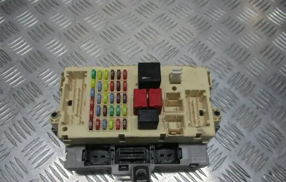 Alfa Romeo 147 Fuse box set 50504853