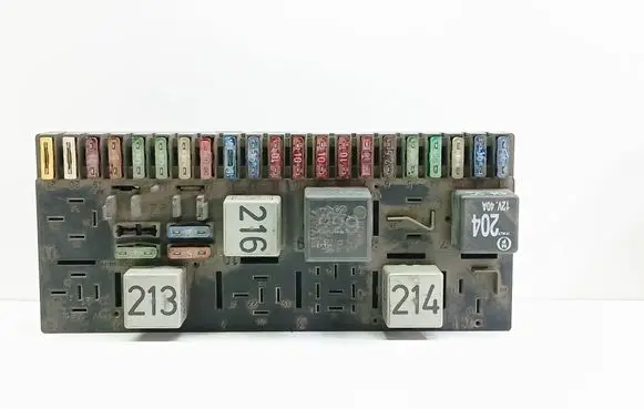 Audi 80 90 B3 Fuse module 443941822B