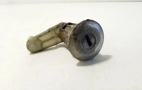 Renault Megane I Front door lock (next to the handle) 7700838540