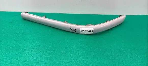 Volkswagen Polo III 6N 6N2 6NF Rear bumper trim bar molding 6N0807424