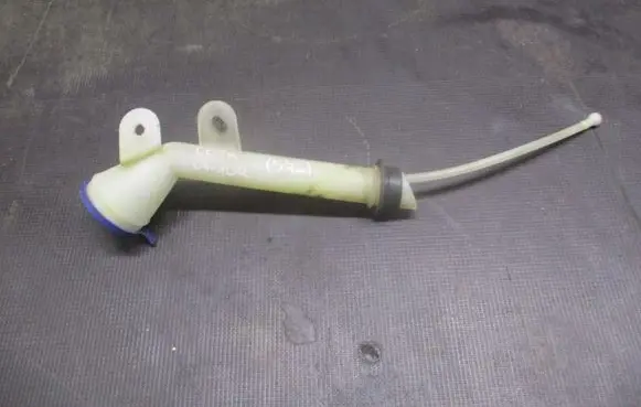 Peugeot 607 Window washer liquid tank fill tube 