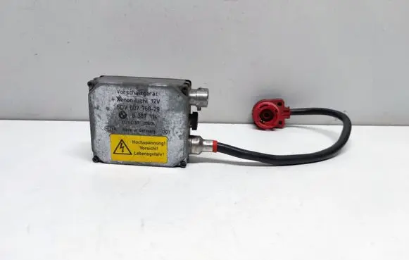 BMW 5 E39 Headlight ballast module Xenon 5DV007768 8387114