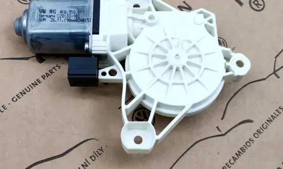 Audi A6 S6 C4 4A Air flap motor/actuator 4K0959811