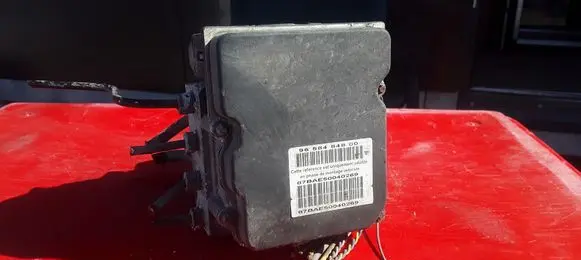 Peugeot 607 ABS Pump 9658484880