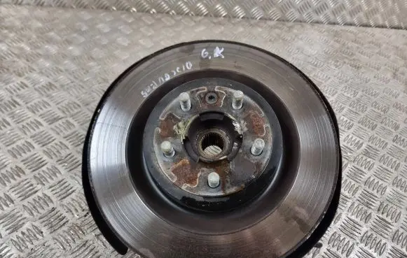 Land Rover Discovery 5 Rear wheel hub