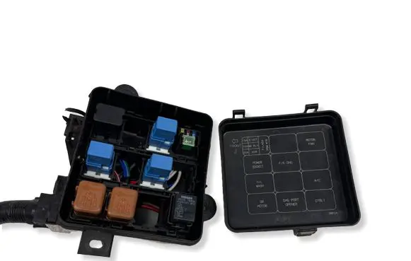 Nissan Leaf I (ZE0) Fuse box set 7154745130