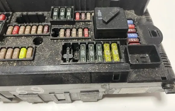 BMW 5 GT F07 Fuse module 9210861