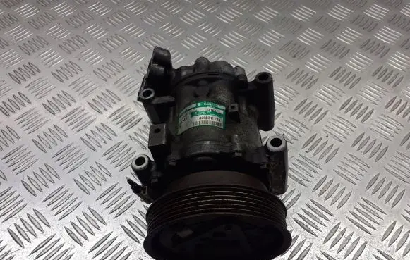 Renault Clio III Air conditioning (A/C) compressor (pump) 8200315744